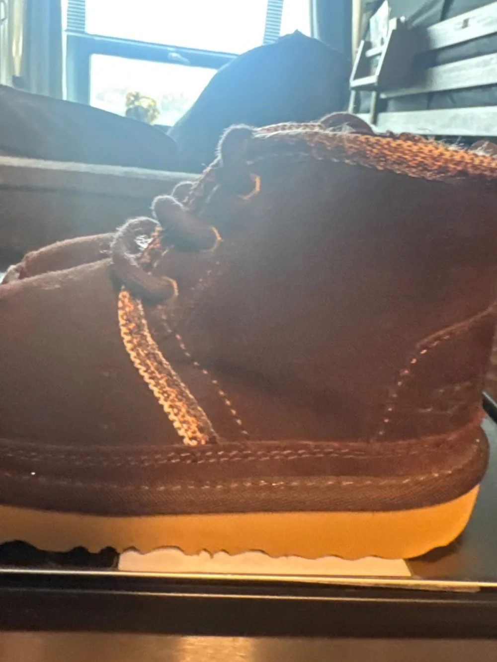 Kids brown Uggs size 9 like new!
